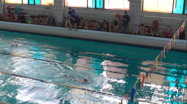 Девченка кролем бьет рекорды