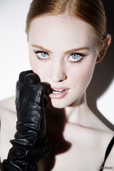 Deborah Ann Woll Gallery