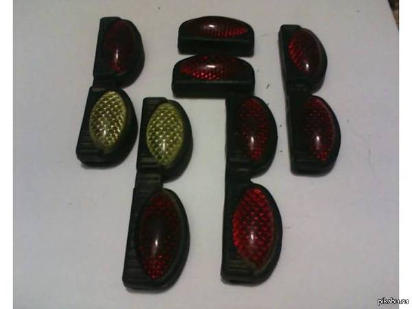 А вы, помните как тюнили свой "лясик", снимая с машин и прикрепляя их на крылья?