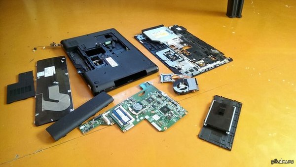 Ребенок долго уговаривал отца-сисадмина подарить ему конструктор