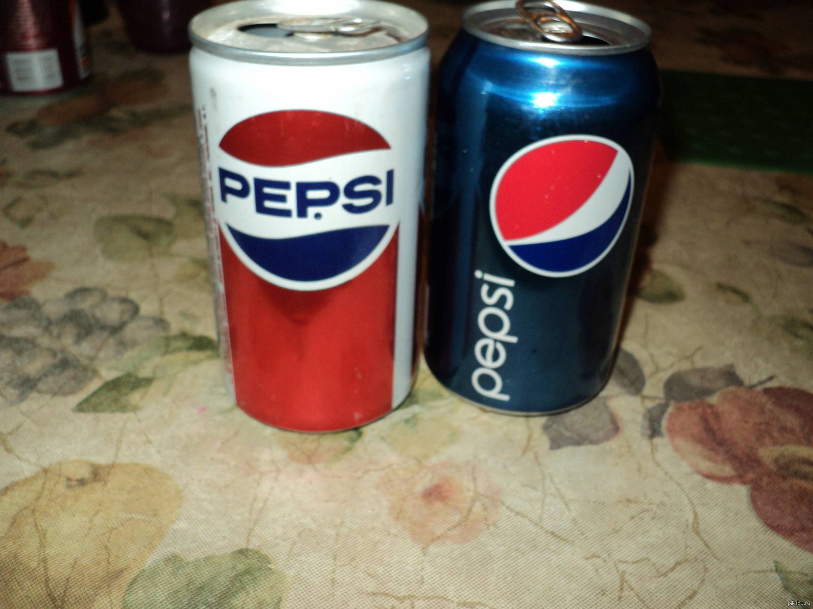 Песня на столе стоит бутылка пепси колы. Бутылка пепси 90е. Пепси кола 1990. Pepsi 90-е. Пепси кола из 90.
