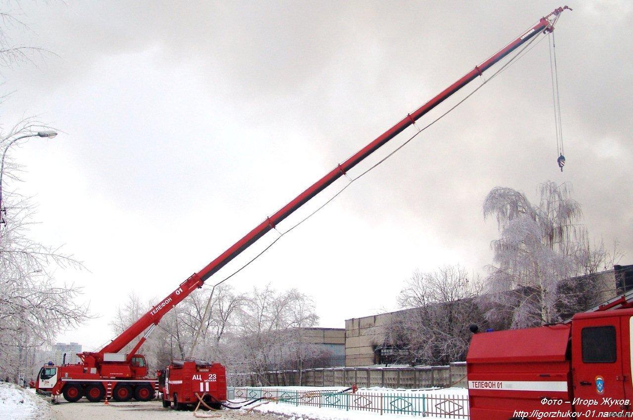 Знакомьтесь с очередной машинкой - семидесятитонный пожарный кран Liebherr  LTM 1070-4.1 | Пикабу