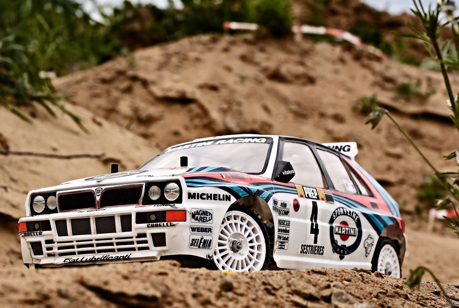 Rally перевод. Раллийная Лянча Дельта интеграле. Лянча Дельта ралли. Lancia Delta integrale EVO Rally. Лянча Дельта интеграле Эво 2 ралли.