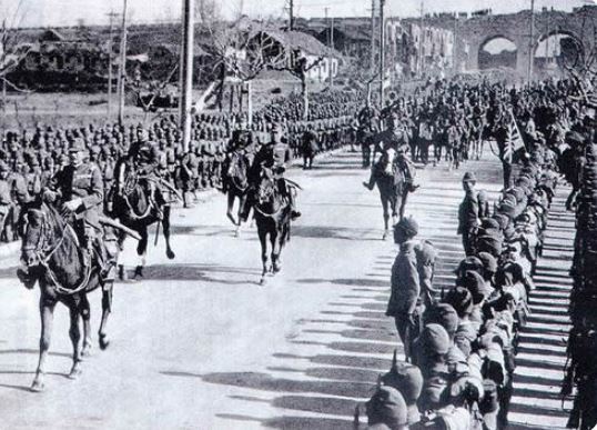 Японская армия в Нанкине.