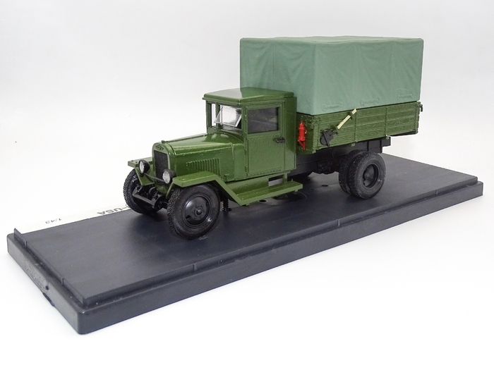 Рис. 9. Модель автомобиля ЗиС-5В от мастерской MiniClassic после восстановления