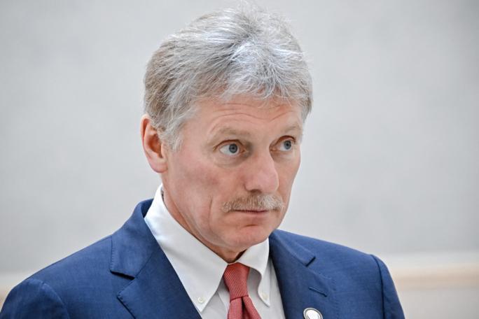 Песков не располагает информацией о севшем в Москве самолете США