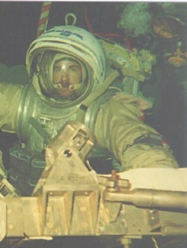 Герой Российской Федерации Александр Полещук - История России, История (наука), Без рейтинга, Единая Россия, Космонавтика, Орбитальная станция, Станция мир, Выход в космос, Космонавты, Техник, Офицеры, Герой России, Личность, Инженер, Роскосмос, Космос, Длиннопост