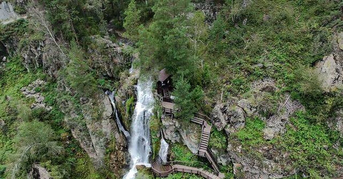 Kamyshlinsky Waterfall - My, Altai Republic, Waterfall, Lake, Baikal, The rocks, The mountains, Mountain tourism, Wild, Nature, Video, Rutube