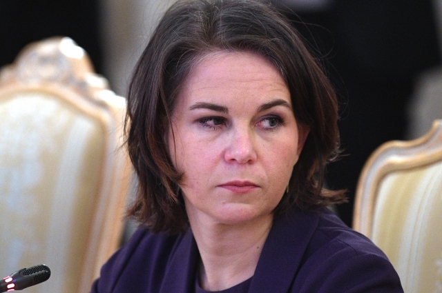 Анналена Бербок. Фото: <a href="https://pikabu.ru/story/fyurerbunker_mertsa_kantsler_frg_blizok_k_krakhu_i_khochet_pogibat_v_odinochku_14347279?u=http%3A%2F%2Fria.ru%2F&t=%D0%A0%D0%98%D0%90%20%D0%9D%D0%BE%D0%B2%D0%BE%D1%81%D1%82%D0%B8&h=95cfc105819a6bbe784e4ead6d4e493da37403f0" title="http://ria.ru/" target="_blank" rel="nofollow noopener">РИА Новости</a>/ Алексей Майшев