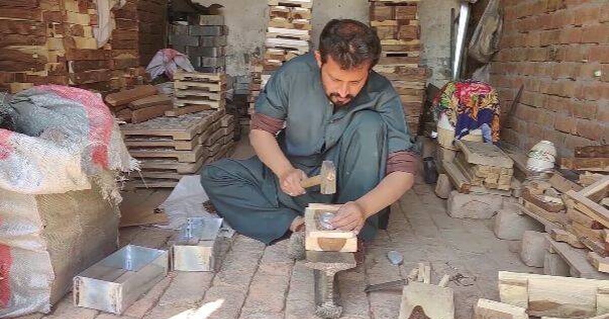 Top 4 Simplest Manufacturing Facilities in Pakistan. Technology - Pakistan, Production, Process, Industry, Machine, Pakistanis, Technologies, Pakistani Technology, How is it done, Work, Shop, Factory, Engineer, Video, Rutube