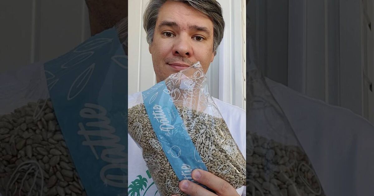 A review of peeled raw sunflower seeds by Academician Alyabyev - My, Overview, Short videos, Birds, Homeless animals, Squirrel, Video, Youtube