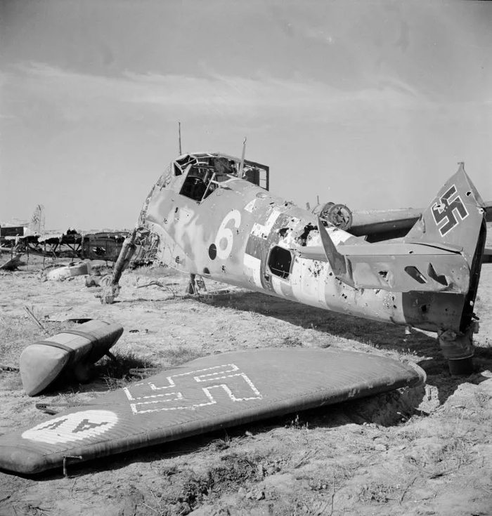 �������� � ������������������� ����������� ����������� Bf.109 ��������� �� ��������� ���-������. �� ������������ �������� ����� �������� ������������ ������� Ju.52