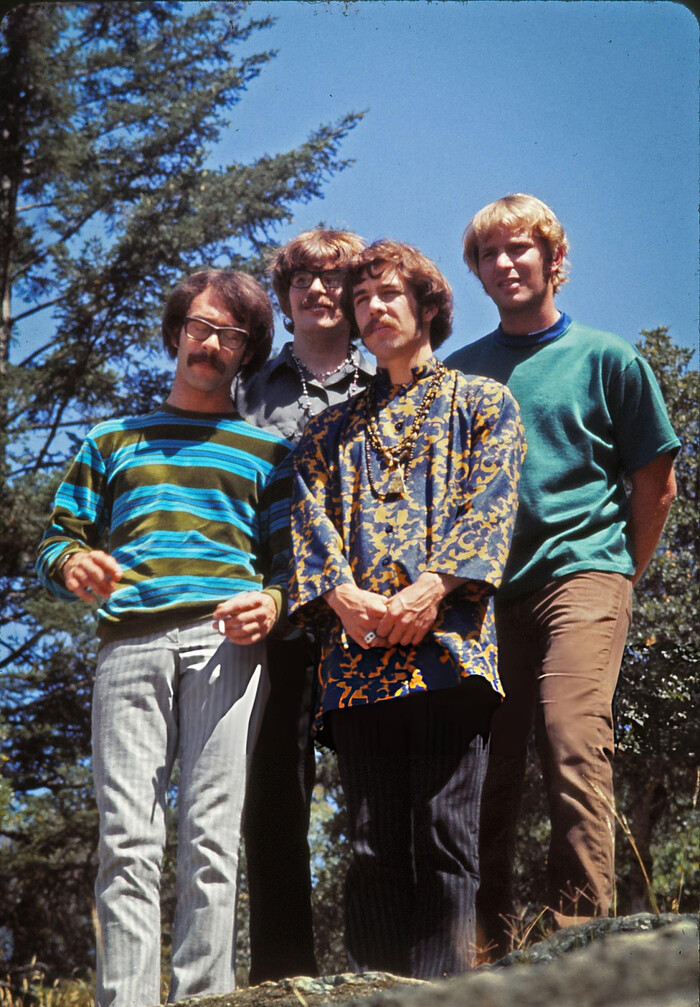 Creedence Clearwater Revival. ���������� ��� ������� ������� "Bayou Country". Tilden Regional Park, ����������, 1968.