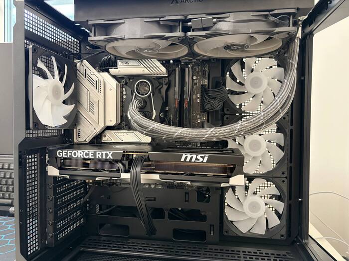 i7-13700K, 32 Gb DDR5 6800, RTX 5080