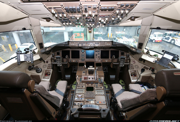 Кабина Боинга 767