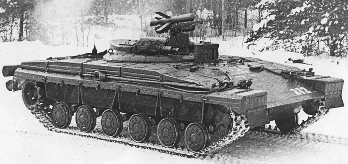Объект 287 с ракетой в боевом положении
