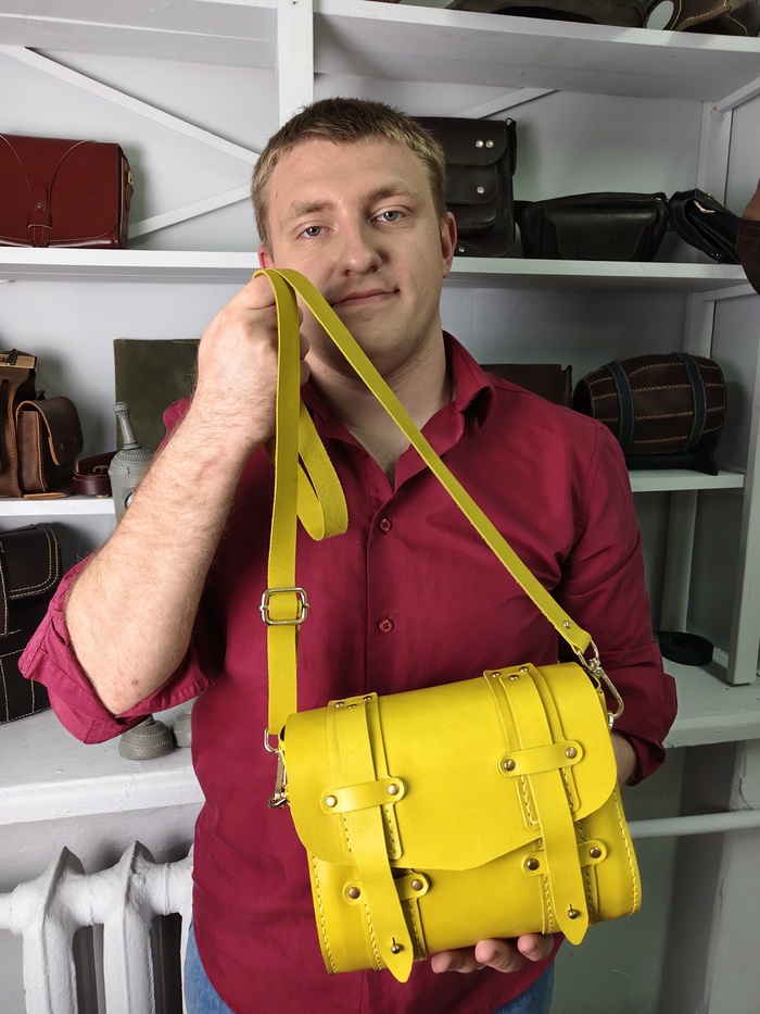 Наш хит - желтая сумочка.